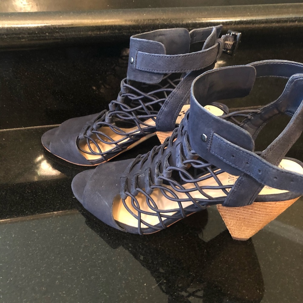 Vinca Camuto sandals